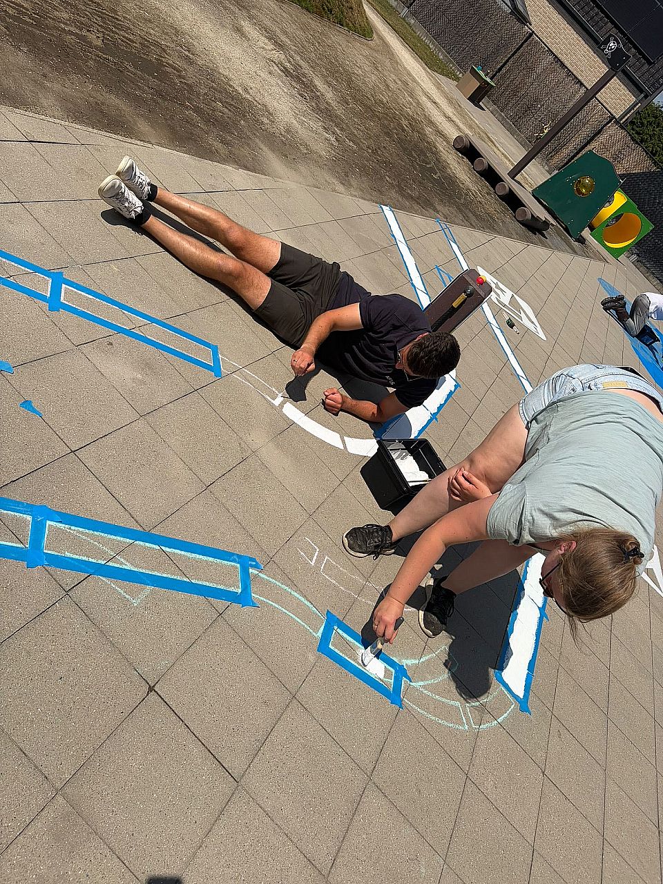 We schilderden onze speelplaats opnieuw